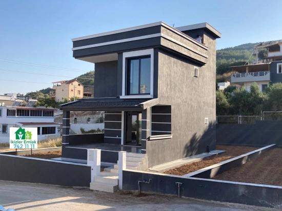 Seferihisar Doğanbey'de Satılık Tamamen Müstakıl Lüks 3+1 Villa