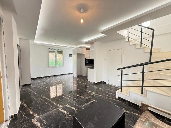 Seferihisar Doğanbey’de Satılık 3 + 1 Sıfır Geniş Bahçeli Villa Yazlık