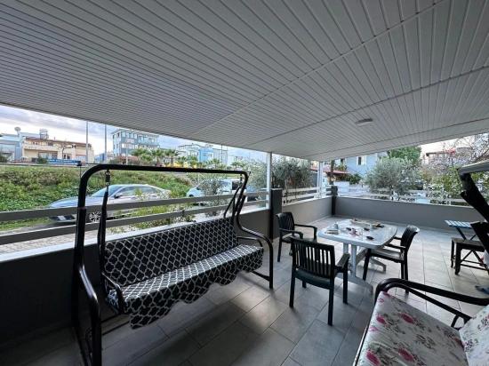 Seferihisar Doğanbey’de Satılık Giriş Katı Denize 200 M 2+1 Daire