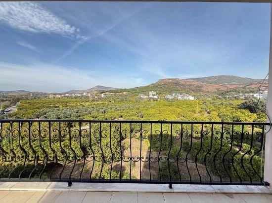 Seferihisar Ürkmez Merkez’de Satılık 2 + 1 80m2 Masrafsız Daire