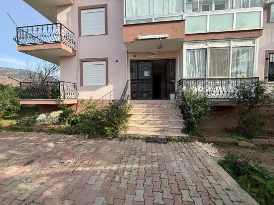 Seferihisar Ürkmez Merkez’de Satılık 2 + 1 80m2 Masrafsız Daire