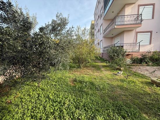 Seferihisar Ürkmez Merkez’de Satılık 2 + 1 80M2 Masrafsız Daire