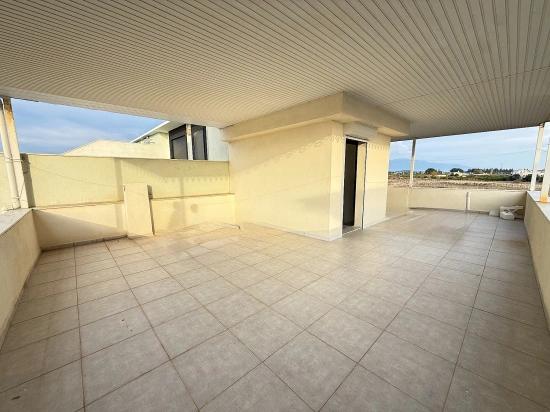 Seferihisar Doğanbey'de Satılık 5+1 Geniş Bahçeli Dublex Villa