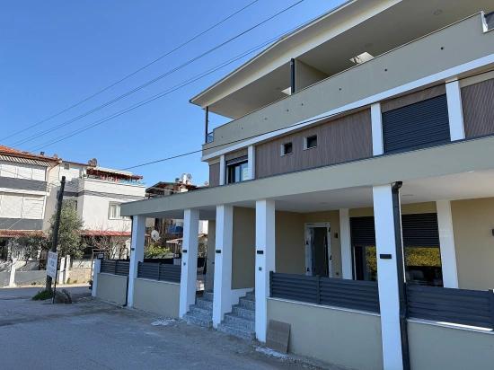 Seferihisar Doğanbey De Denize Yakin Satılık Bahçeli Sıfır Luks 3+1 Villa