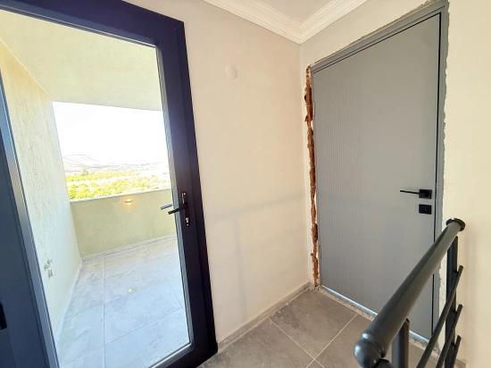 Seferihisar Doğanbey De Denize Yakin Satılık Bahçeli Sıfır Luks 3+1 Villa