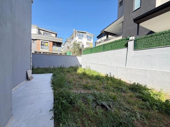 Seferihisar Doğanbey'de Satılık Tek Müstakil Bahçeli 3+1 Villa
