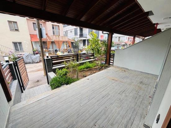 Seferihisar Doğanbey Merkezde Satılık 3 + 1 Dublex Villa