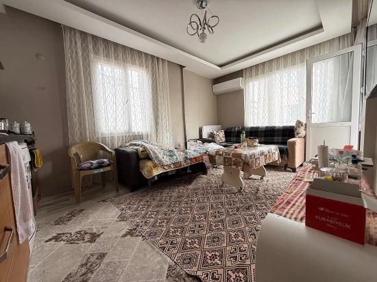Seferihisar Ürkmez Merkez’de Satılık Ara Kat 2 + 1 Daire