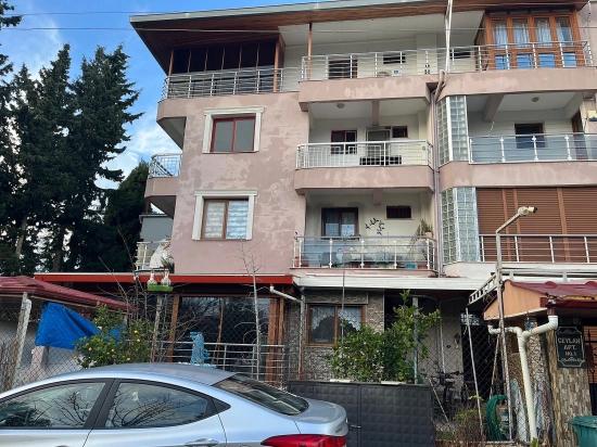 Seferihisar Ürkmez'de Satılık 2 + 1 Ara Kat Daire