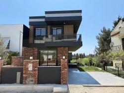 Seferihisar Doğanbey Cumhuriyet Mah. Satılık 3+1 Villa - 200 m²