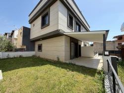 Seferihisar Doğanbey Cumhuriyet Mah. Satılık 2+1 Villa - 150 m²