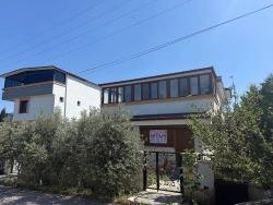 Seferihisar Doğanbey'de Satılık 2+1 Bahçeli Full Eşyalı Villa