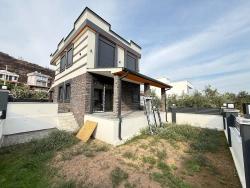 Seferihisar Doğanbey Merkezde Satılık 3+1 Müstakil Bahçeli Villa