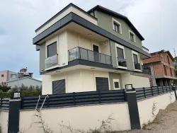 Menderes Gümüldür Gümüldür Cumhuriyet Mah. Satılık 3+1 Villa - 180 m²