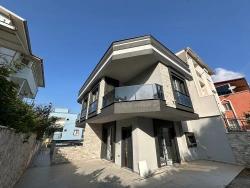 Seferihisar Ürkmez Mersin Alanı Mah. Satılık 2+1 Villa - 170 m²