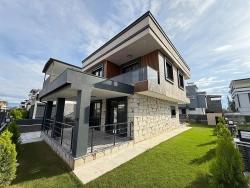 Seferihisar Doğanbeyde Satılık Müstakil Havuzlu Sıfır Lüks Villa
