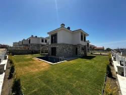 Seferihisar Tepecik Mah. Satılık 3+1 Müstakil Ev - 400 m²