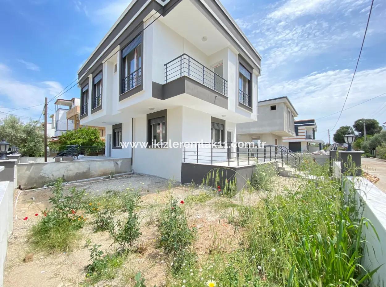 Seferihisar Doğanbey'de Satılık Ferah Konum 3+1 Lüks Villa