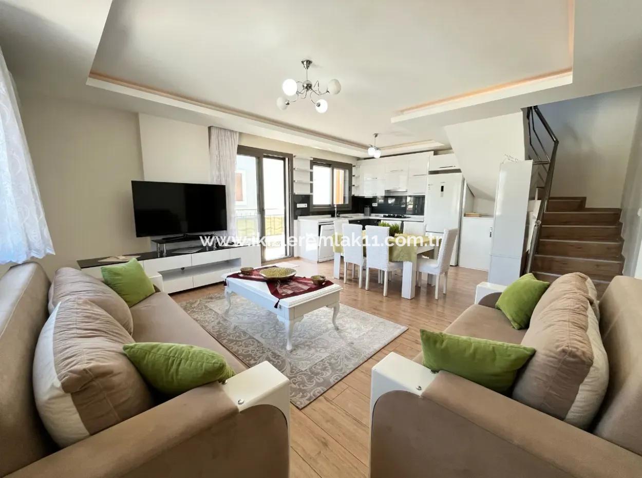 Ürkmez Merkez'de Satılık Full Eşyalı Teraslı 2+1 Daire Dubleks