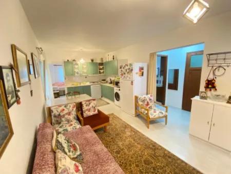 Seferihisar Doğanbey'de Satılık Site İçinde 3+1 Lüks Villa