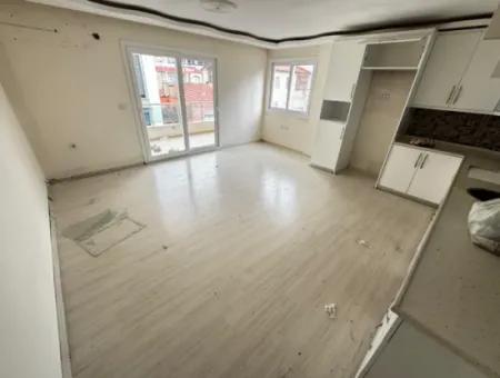 Seferihisar Ürkmez Merkez De Satılık 2+1 Denize 300M Daire
