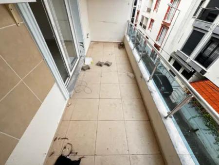 Seferihisar Ürkmez Merkez De Satılık 2+1 Denize 300M Daire