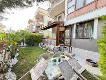 Seferihisar Ürkmez Merkezde Satılık Giriş Katı Bahçeli 2 + 1 Daire