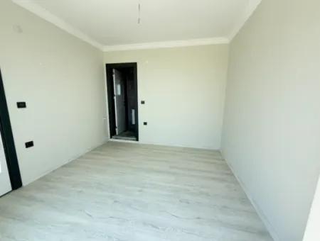 Seferihisar Doğanbey'de Satılık Deniz Manzaralı Bahçeli 3+1 Sıfır Villa