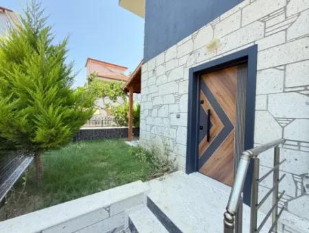 Seferihisar Doğanbey'de Satılık Sıfır Lüks Yapılı 3+1 Villa