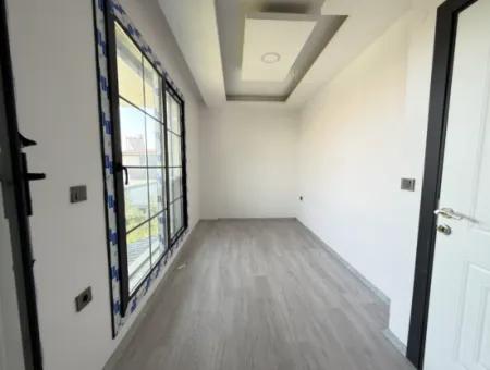 Seferihisar Doğanbey'de Satılık Sıfır Lüks Yapılı 3+1 Villa