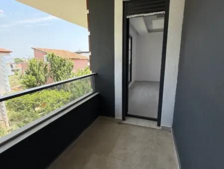 Seferihisar Doğanbey'de Satılık Sıfır Lüks Yapılı 3+1 Villa