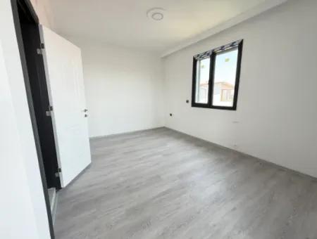 Seferihisar Doğanbey'de Satılık Sıfır Lüks Yapılı 3+1 Villa