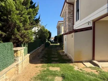 Seferihisar Doğanbey'de Satılık 3+1 Müstakil Bahçeli Havuzlu Dublex Villa