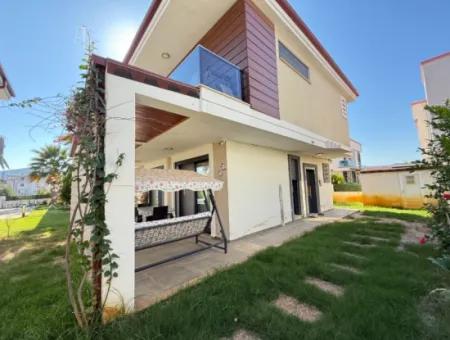 Seferihisar Doğanbey'de Satılık 3+1 Müstakil Bahçeli Havuzlu Dublex Villa