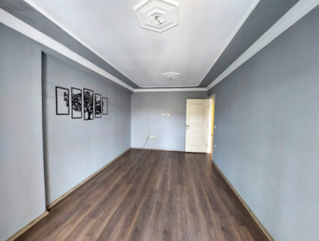Seferihisar Ürkmez Merkezde Satılık 3 + 1 Ara Kat 110 Metre² Daire