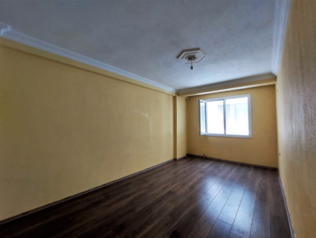 Seferihisar Ürkmez Merkezde Satılık 3 + 1 Ara Kat 110 Metre² Daire