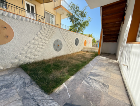 Seferihisar Ürkmez’de Satılık 2 + 1 Bahçe Katı Masrafsız Daire