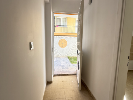 Seferihisar Ürkmez’de Satılık 2 + 1 Bahçe Katı Masrafsız Daire