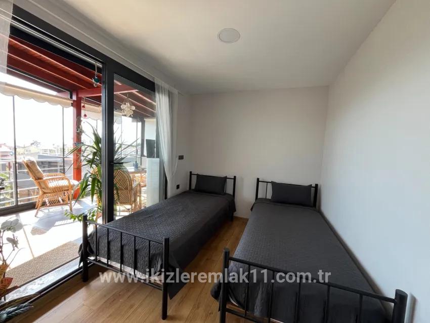 Seferihisar Ürkmez Bengiler Mah. Satılık 3+1 Yazlık - 160 m²