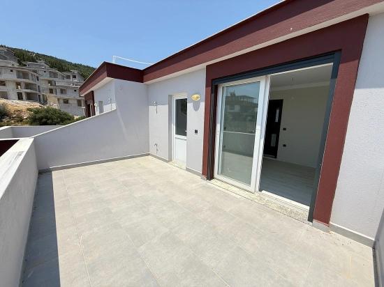 Seferihisar Doğanbey'de Satılık Deniz Manzarali Müstakil Bahçeli 3+1 Villa