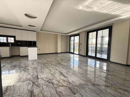 Seferihisar Doğanbeyde Satılık Müstakil Havuzlu Sıfır Lüks Villa