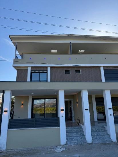 Seferihisar Doğanbey De Denize Yakin Satılık Bahçeli Sıfır Luks 3+1 Villa